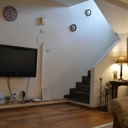 Emilia Cosy House بيت للعطل *