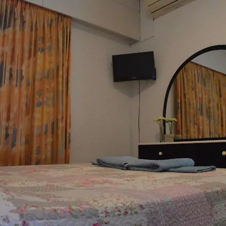 Emilia Cosy House * لارنكا