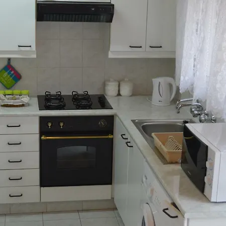 Emilia Cosy House * لارنكا